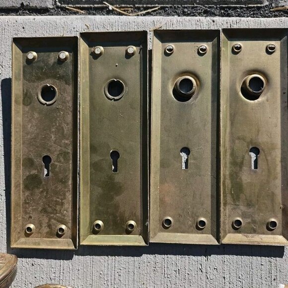 Vintage Brass Door Hardware Lot Antique Knobs Lock Chamber Cover Hinges Screws - Picture 16 of 16